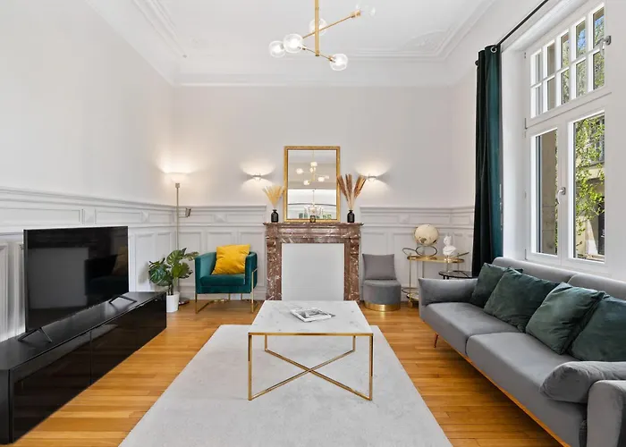 Sleek And Sophisticated In Prime Location