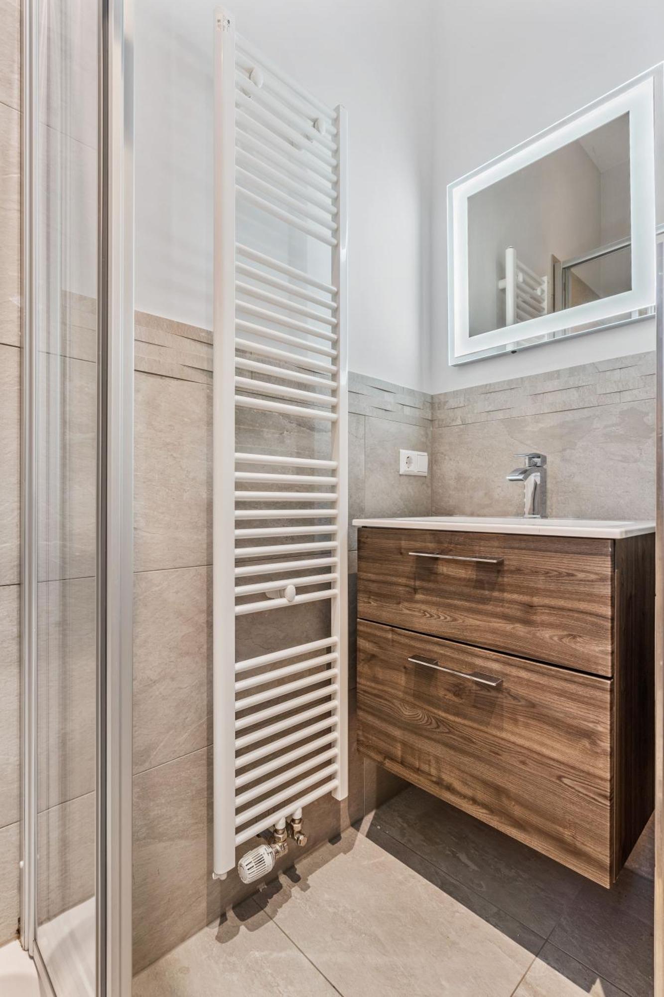 Sleek And Sophisticated In Prime Location Luxemburgo